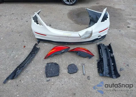 2017 Mercedes-Benz E 300 из США, поврежденный, VIN WDDZF4JB2HA104966